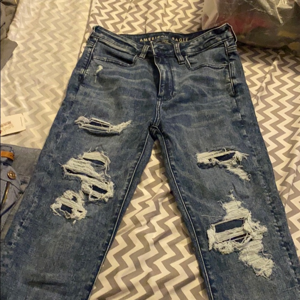 Gently used American Eagle skinny distressed jeans